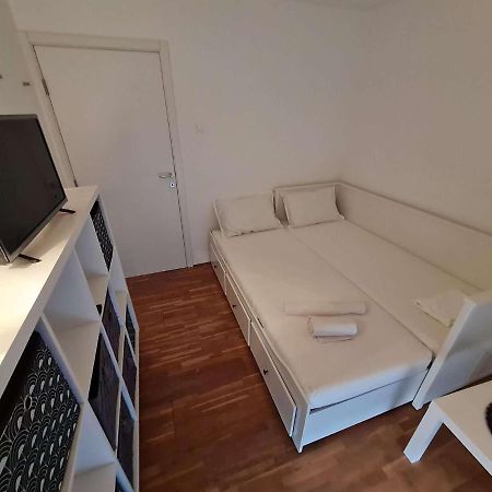 Apartmani Lovre I Zara Εξωτερικό φωτογραφία