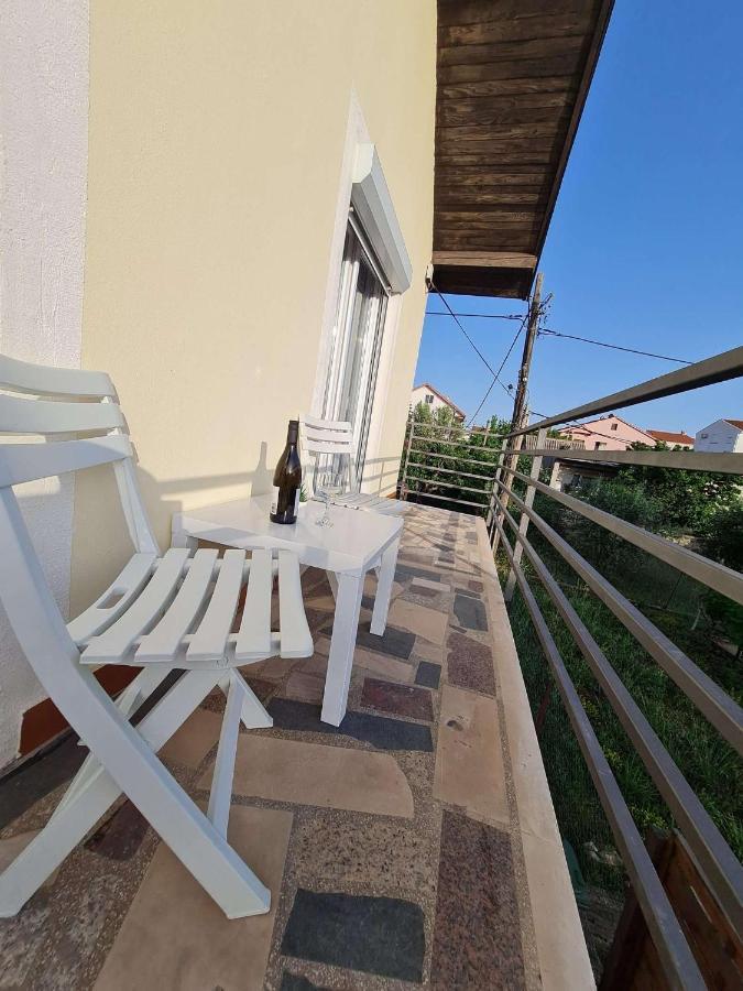 Apartmani Lovre I Zara Εξωτερικό φωτογραφία