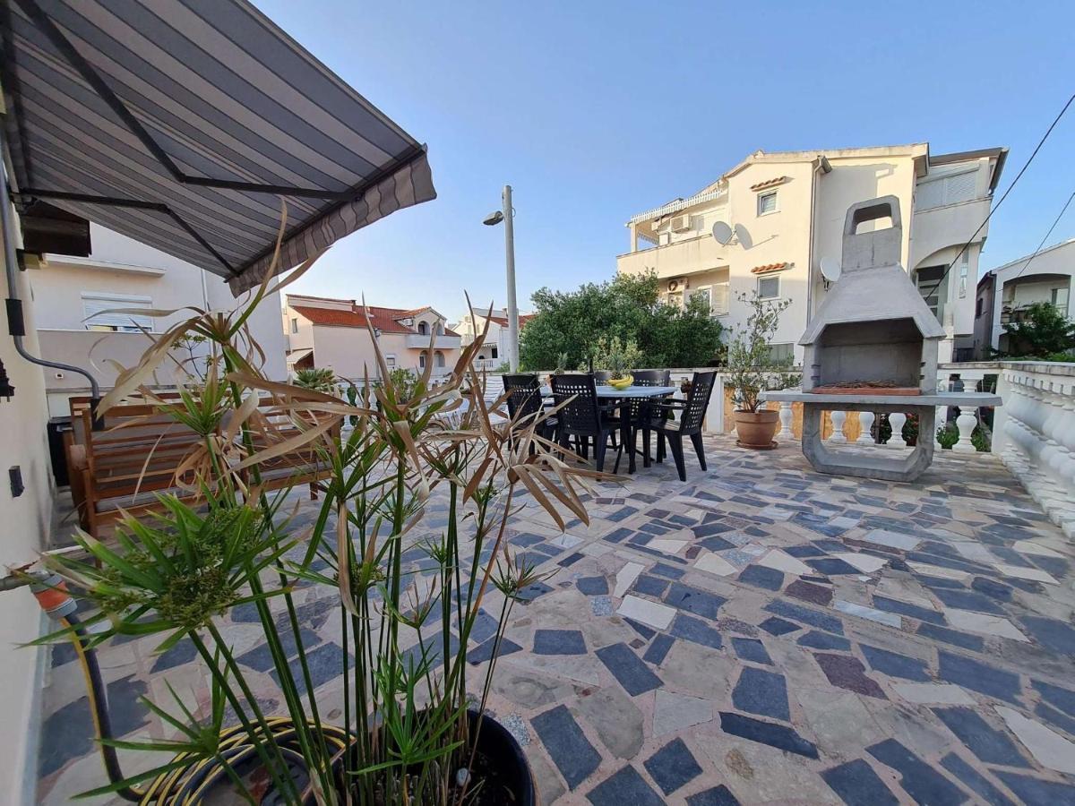 Apartmani Lovre I Zara Εξωτερικό φωτογραφία