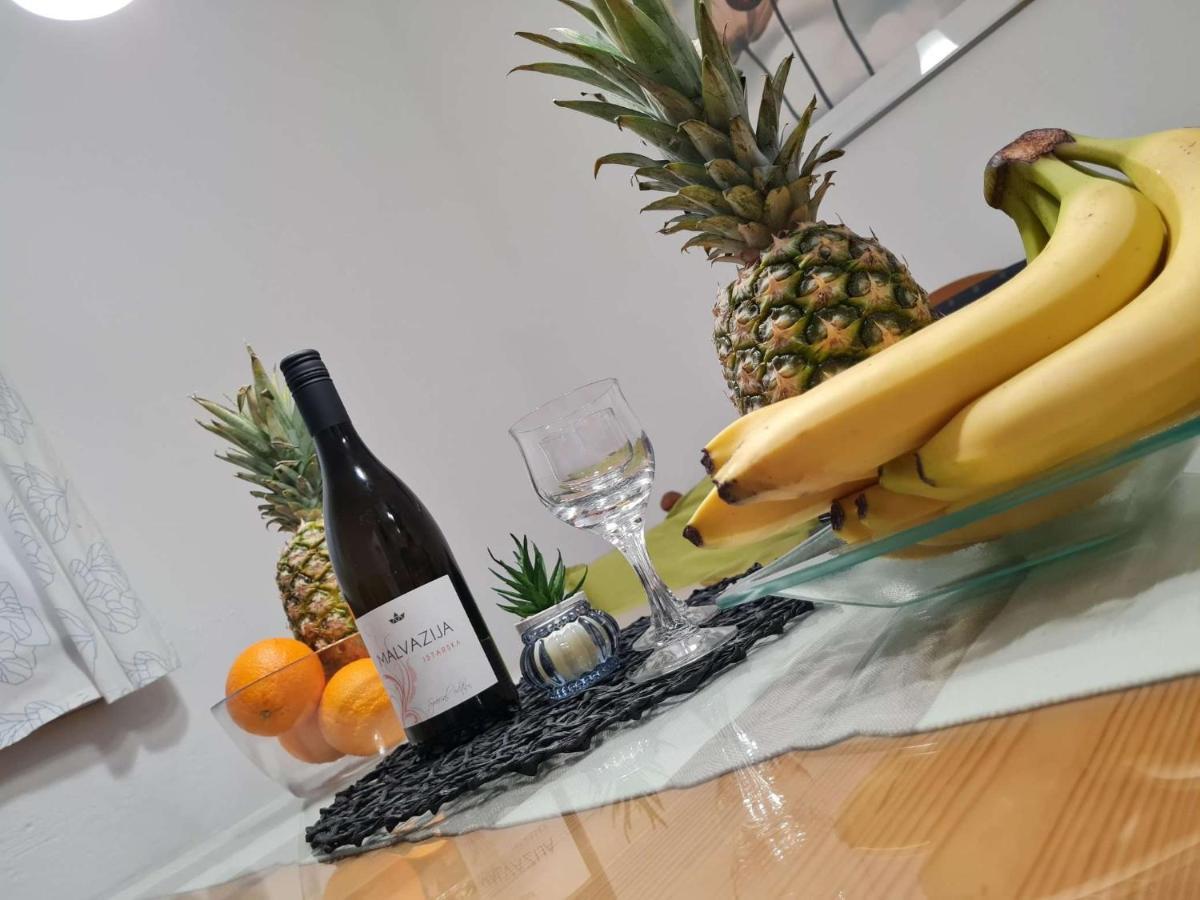Apartmani Lovre I Zara Εξωτερικό φωτογραφία