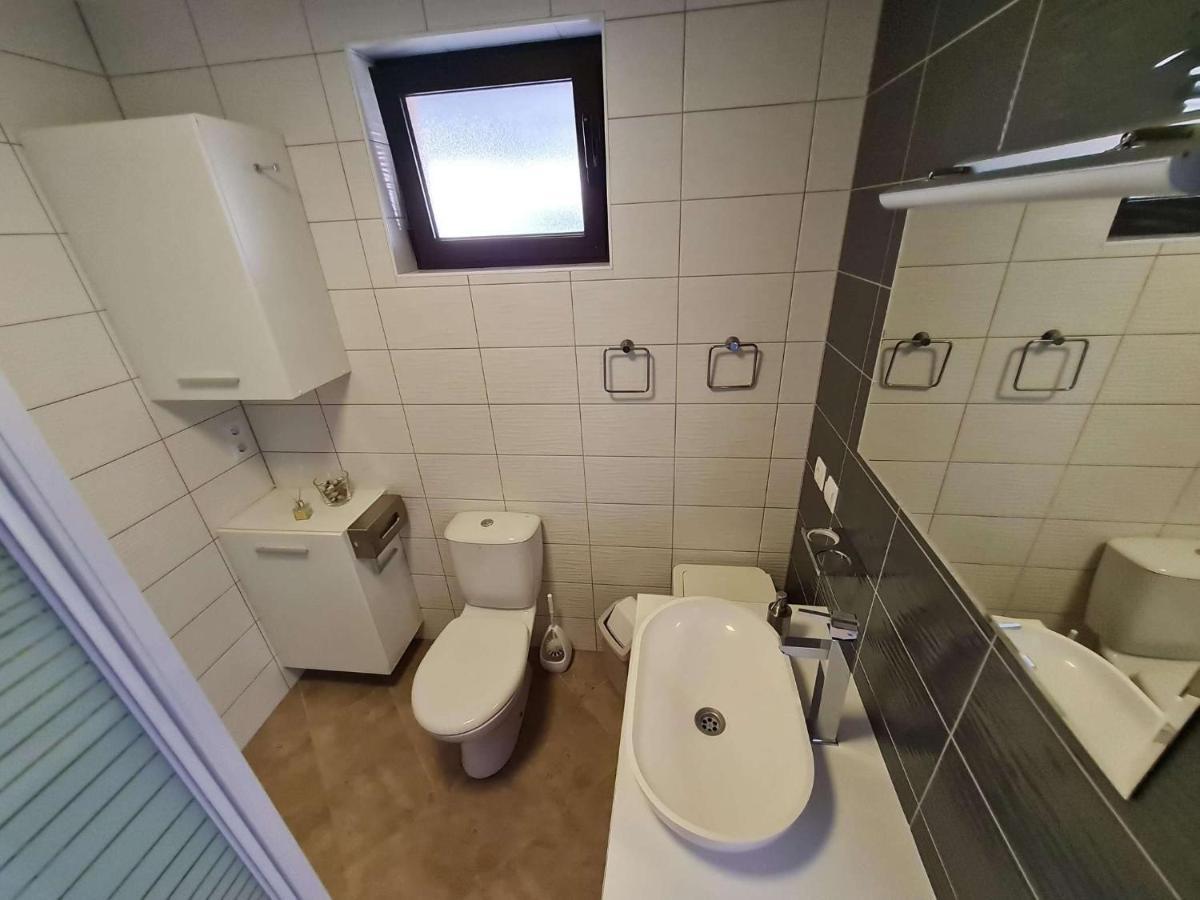 Apartmani Lovre I Zara Εξωτερικό φωτογραφία
