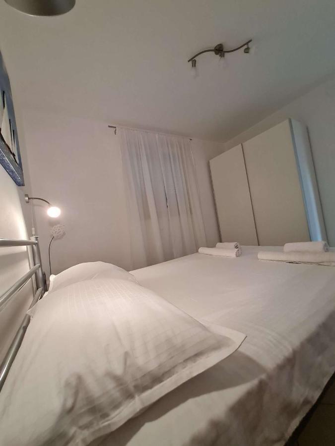 Apartmani Lovre I Zara Εξωτερικό φωτογραφία