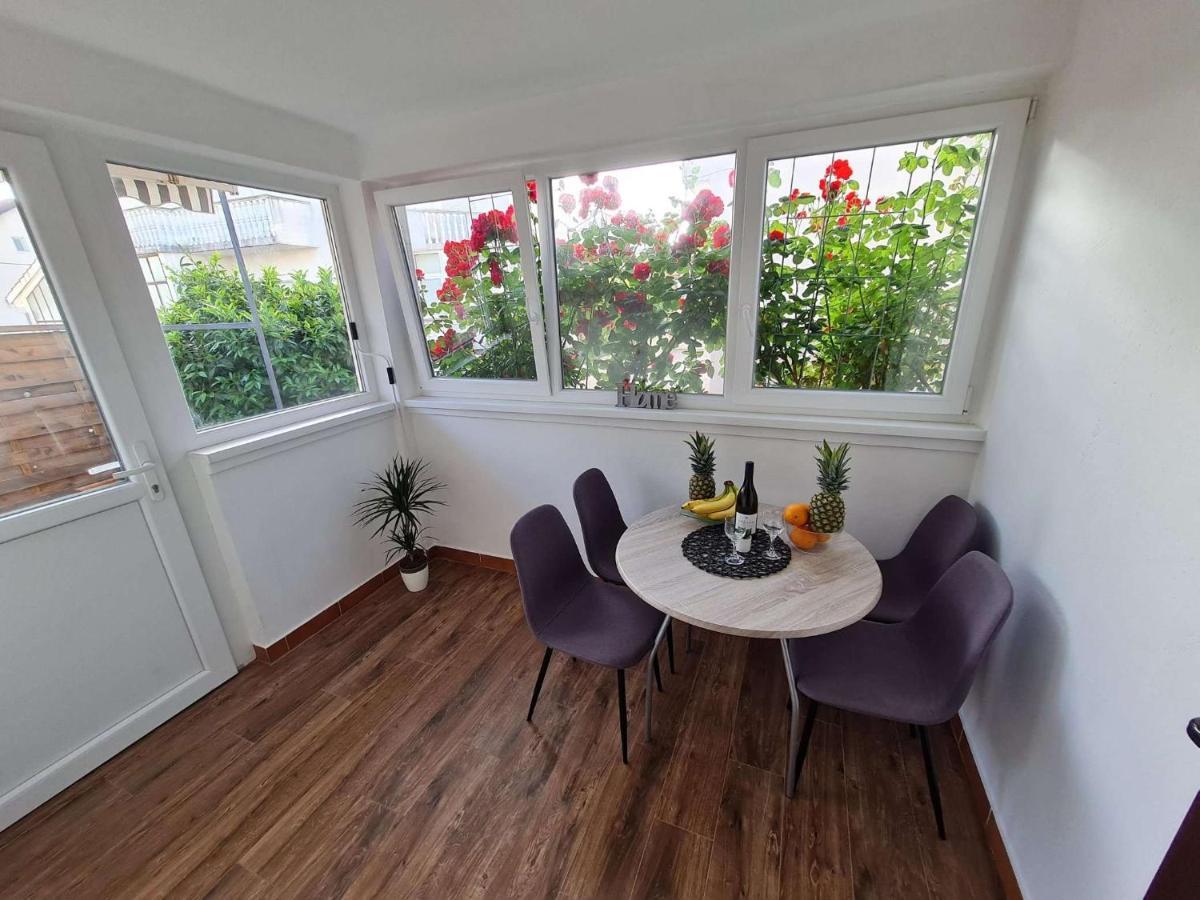 Apartmani Lovre I Zara Εξωτερικό φωτογραφία
