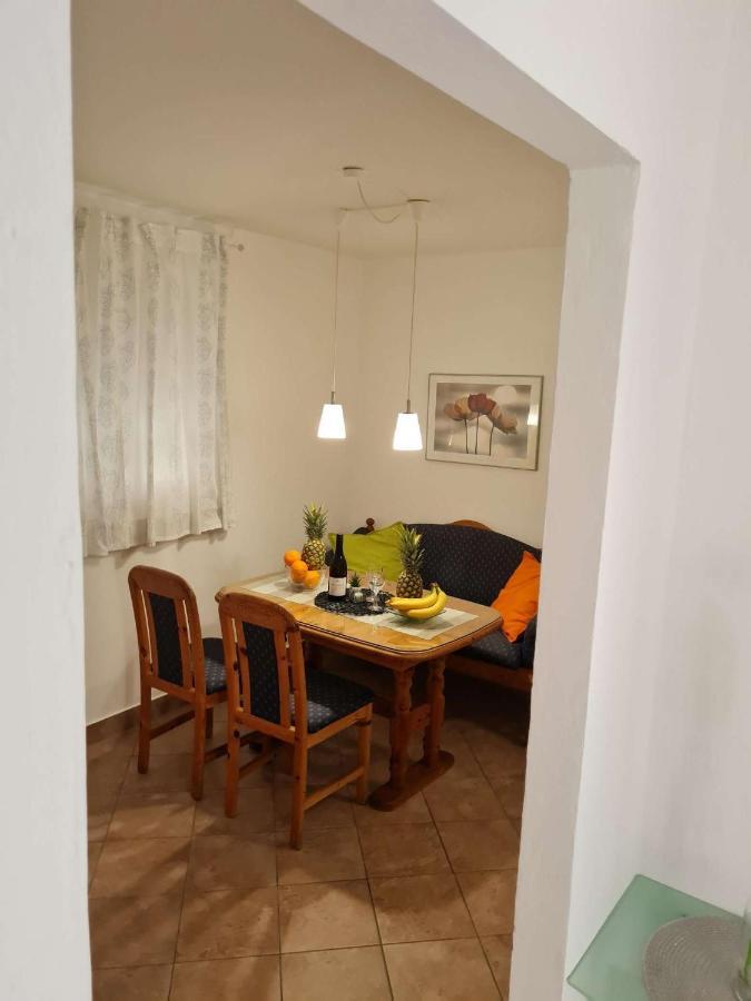 Apartmani Lovre I Zara Εξωτερικό φωτογραφία