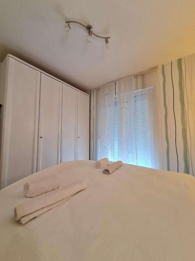 Apartmani Lovre I Zara Εξωτερικό φωτογραφία