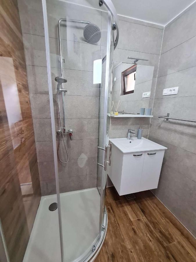 Apartmani Lovre I Zara Εξωτερικό φωτογραφία