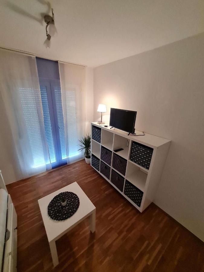 Apartmani Lovre I Zara Εξωτερικό φωτογραφία