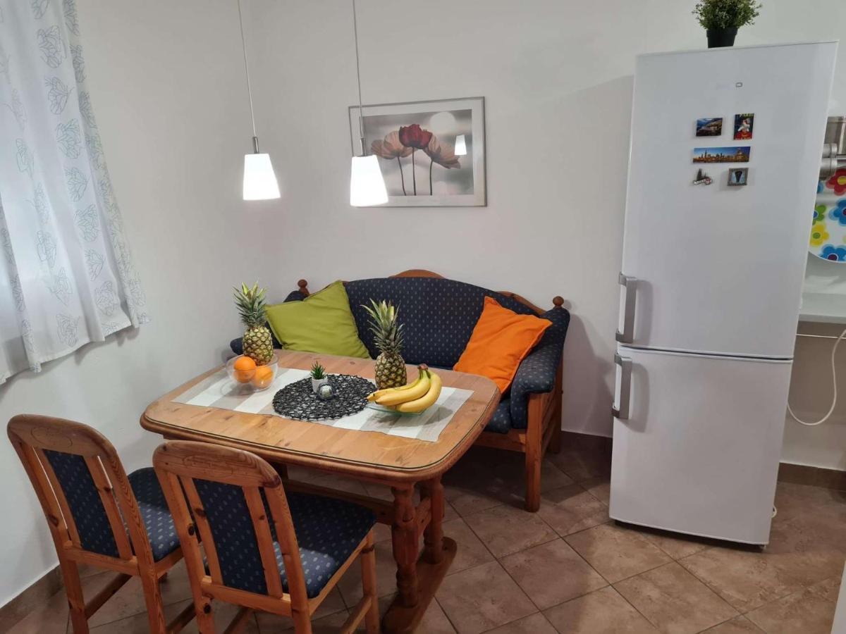 Apartmani Lovre I Zara Εξωτερικό φωτογραφία