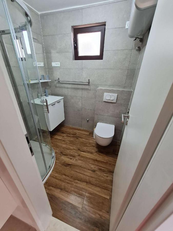 Apartmani Lovre I Zara Εξωτερικό φωτογραφία