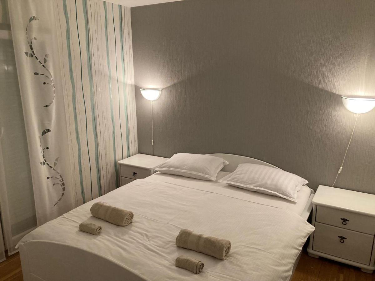 Apartmani Lovre I Zara Εξωτερικό φωτογραφία