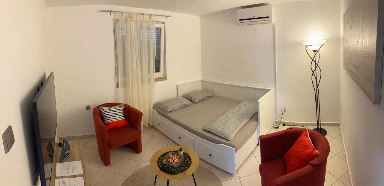 Apartmani Lovre I Zara Εξωτερικό φωτογραφία