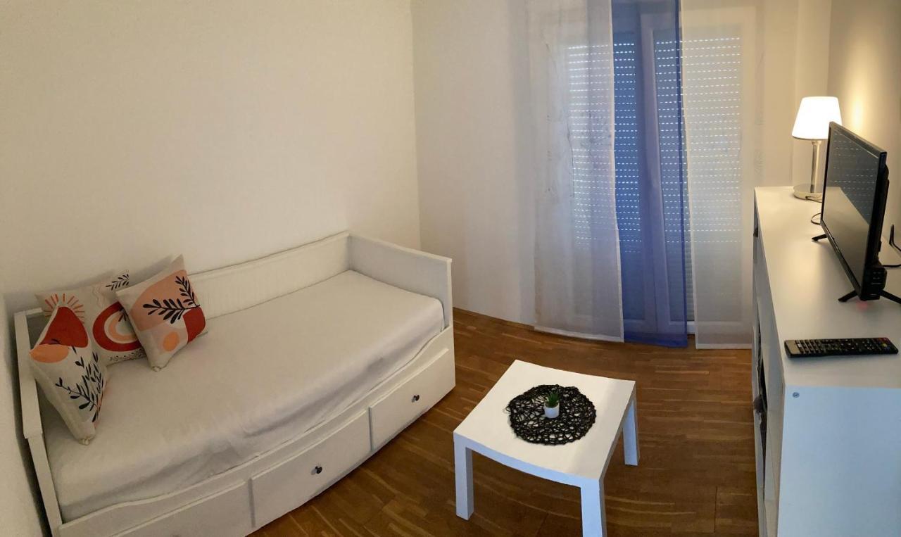 Apartmani Lovre I Zara Εξωτερικό φωτογραφία