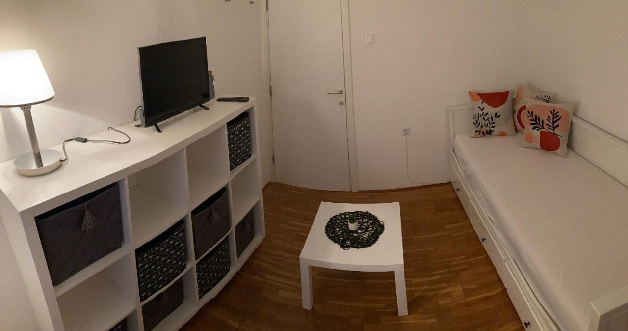 Apartmani Lovre I Zara Εξωτερικό φωτογραφία
